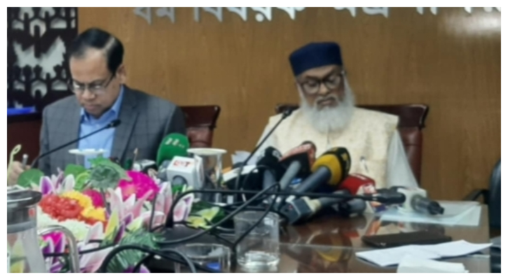 বাড়িভাড়া না হওয়ায় সাড়ে ১০ হাজার যাত্রীর হজ নিয়ে শঙ্কা